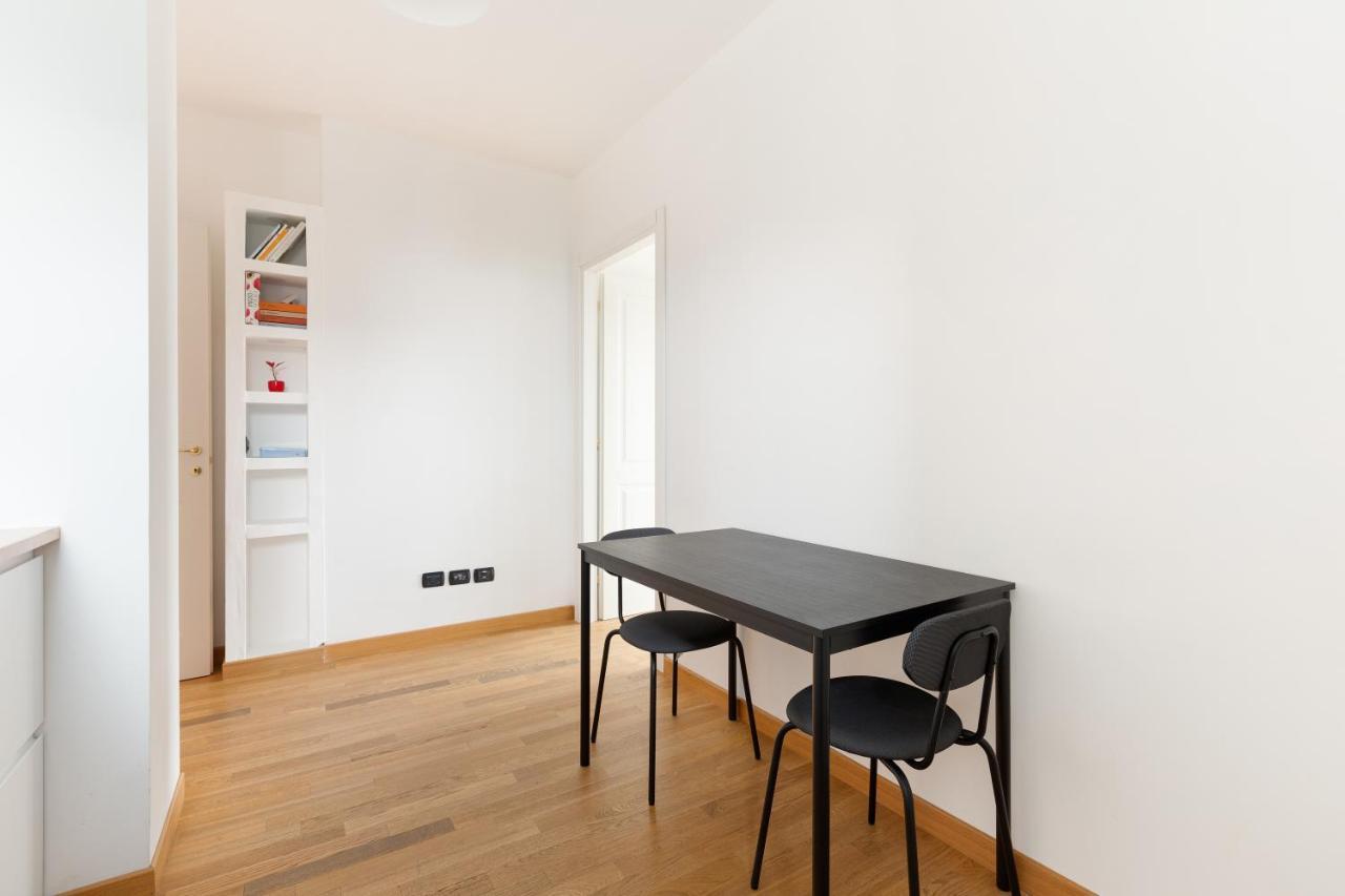 Milan Comfy Apartment X3 - With Balcony Exterior foto