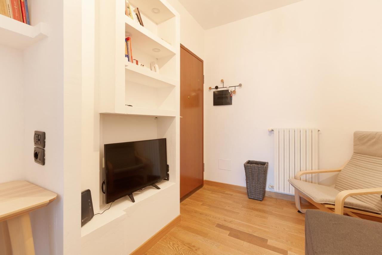 Milan Comfy Apartment X3 - With Balcony Exterior foto